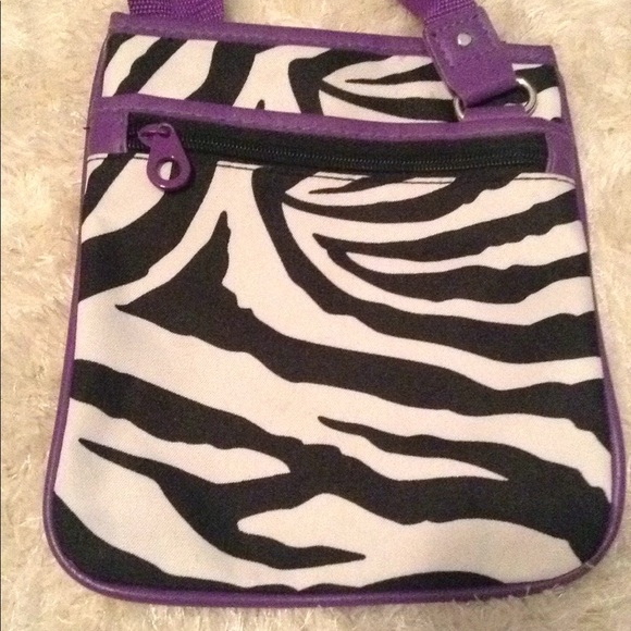 A zebra print purse - Picture 2 of 6